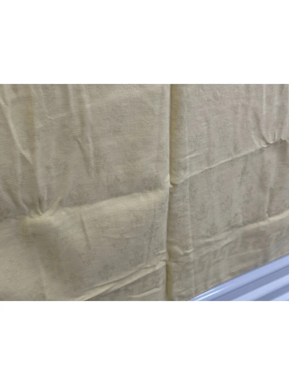 Vintage Fleur de lis Tablecloth Topper Flower Light Tan Geometric Border